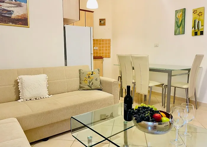 Apartamento Marina 2 *